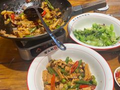 -富正毅三下锅(体育馆店)