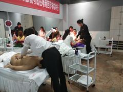 -粤港芭莎美容美发化妆学校