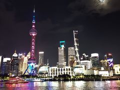 -黄浦江游览十六铺3号码头网红自助餐