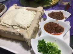 一块豆腐-95号酱骨·一块豆腐(展春园西路店)