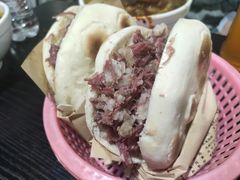 腊牛肉夹馍-邢老三肉丸糊辣汤(西安总店)