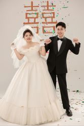 -喜爱高定婚纱摄影