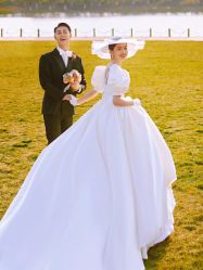 -挪娅婚纱摄影皇家会所