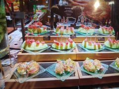 -雍容荟帝王蟹活龙虾展台自助(IFS黑金店)