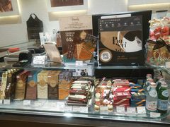 -VENCHI 闻绮(上海佛罗伦萨小镇店)