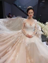 点击看大图 -艾米丽婚纱礼服