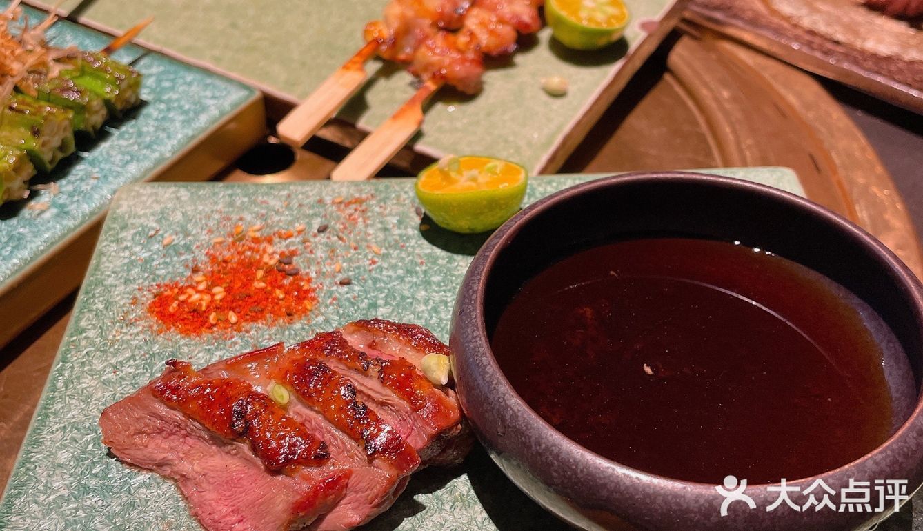 环贸烧鸟推荐[吐]烤的有点过，但味道贼好