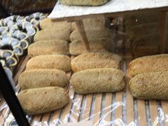 红豆面包-Dough&Joe团憩(瑞虹天地月亮湾店)