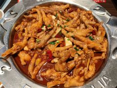 鸡爪煲-胖哥俩肉蟹煲(湖滨银泰in77店)