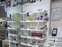 -诺柯视眼镜-蔡司依视路官方工厂店(淞南一店)