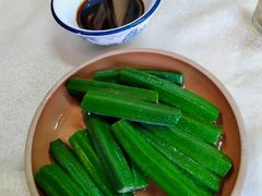 -猪三哥肥肠鸡川菜小炒