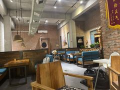 大堂-苹果树下艺术餐厅(宋庄店)