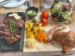 -Mark&Mars Restaurant