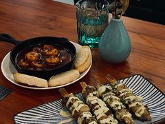 炭烤鸡肉串配酸奶黄瓜酱-帕歌西班牙餐厅paco tapas