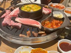 -江南猪肉商会无限续吃(弘大店)