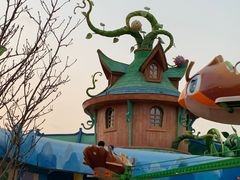 -七彩云南欢乐世界