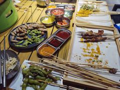 -山野的朋友露营炭火烤肉