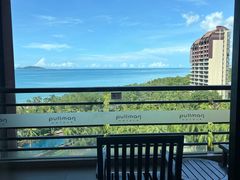 -三亚湾海居铂尔曼度假酒店