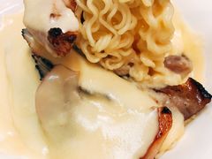 猪颈肉芝士捞公仔面-新记餐厅(香槟大厦店)