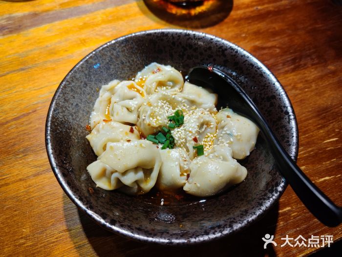 归蜀第成都串串料理(梅花路店)红油抄手图片