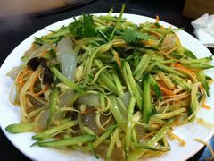 大拌菜-屯靠屯地锅王(西南路店)