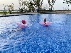 -上海滴水湖皇冠假日酒店