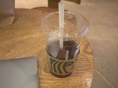 -星巴克臻选(杭州嘉里中心1F店)