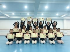 -西安小天鹅艺术团(曲江Alice店)