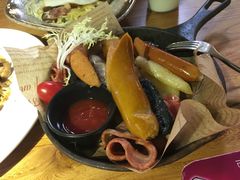 -more than meow吴止猫主题餐厅(承德 中船汇店)