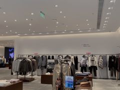-URBAN REVIVO(欢乐海岸购物中心店)