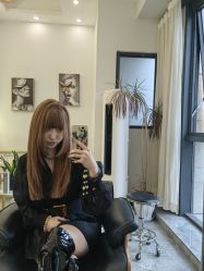 点击看大图 -V8潮牌·接发烫染连锁