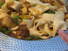 -俭寨大盘鸡·手抓肉·烧烤新疆菜(乌苏路店)