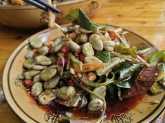 -一品红烧鸭特色川菜(三岔湖店)