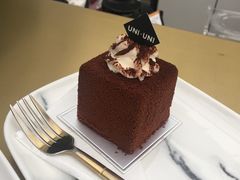 -UNI UNI(环亚凯瑟琳店)