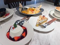 意式奶冻佐自制莓果酱-SPOILER 黄石·全时段融合西餐(中华城店)
