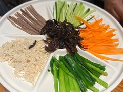 鸡丝凉米线-云海肴·汽锅鸡·云南代表菜(天山百盛优客店)