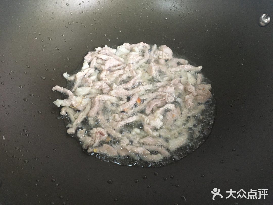 夏日必做家常小炒之榨菜丝炒胡萝卜丝