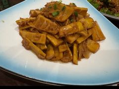 -李东农庄(中南百草园地标店)