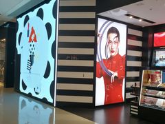 -瑞幸咖啡(长宁来福士B1层店)