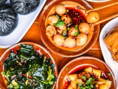 -李与白包子铺(桐梓林店)