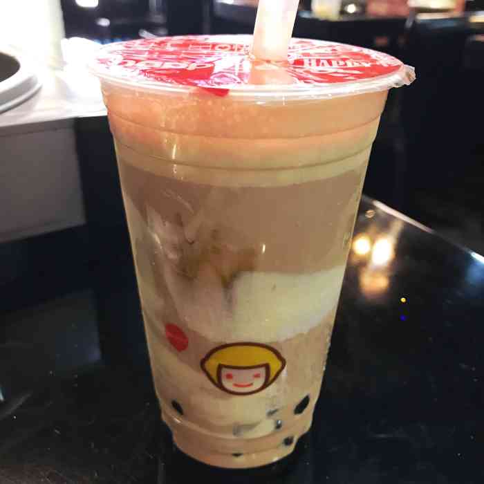 打分 忌廉蛋糕珍珠奶茶 点了无糖去冰 没有想象中的好喝 感觉是很普通