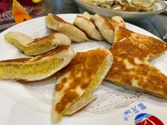 黄米烙-小船渔村•大连菜•大连焖鱼(明泽街店)