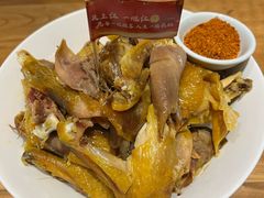 -头上红煨盐鸡·非遗院子餐厅