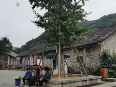 -高荡千年布依古寨旅游景区