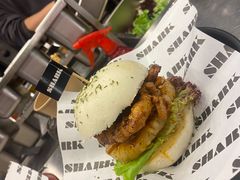 青咖喱菠萝烤鸡腿堡-shark burger·鲨鱼汉堡(交子大道店)