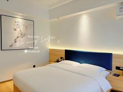 -墨客悦庭酒店(长沙麓谷涉外经济学院店)