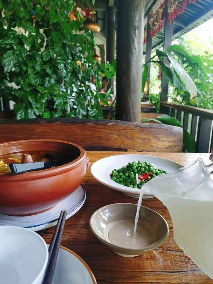 yunshui谣(云水谣)-"[薄荷]环境: 小河直街的餐厅不多,首推.