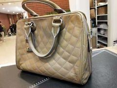 -爱革·洗衣改衣·洗鞋修鞋·洗包修包·奢侈品护理(宝地广场店)