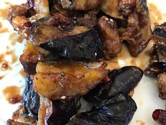 焦糖茄子牛肉粒-桃子餐厅·天津菜(红星路直营店)