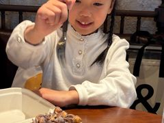 法式巧克力榛子奶油卷-B&C黄油与面包·THE GARDEN BAKERY概念店(世纪汇店)